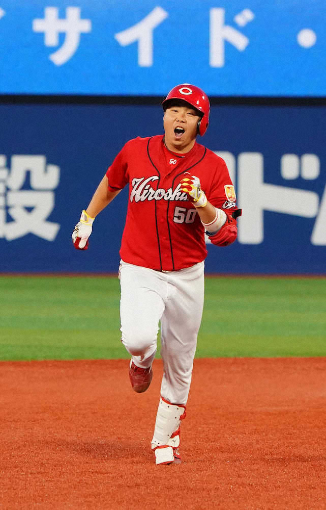 広島 高橋大 初1番抜てきに応えた 誠也同期のドラ1が7年目で放ったプロ1号にベンチはお祭り騒ぎ スポニチ Sponichi Annex 野球