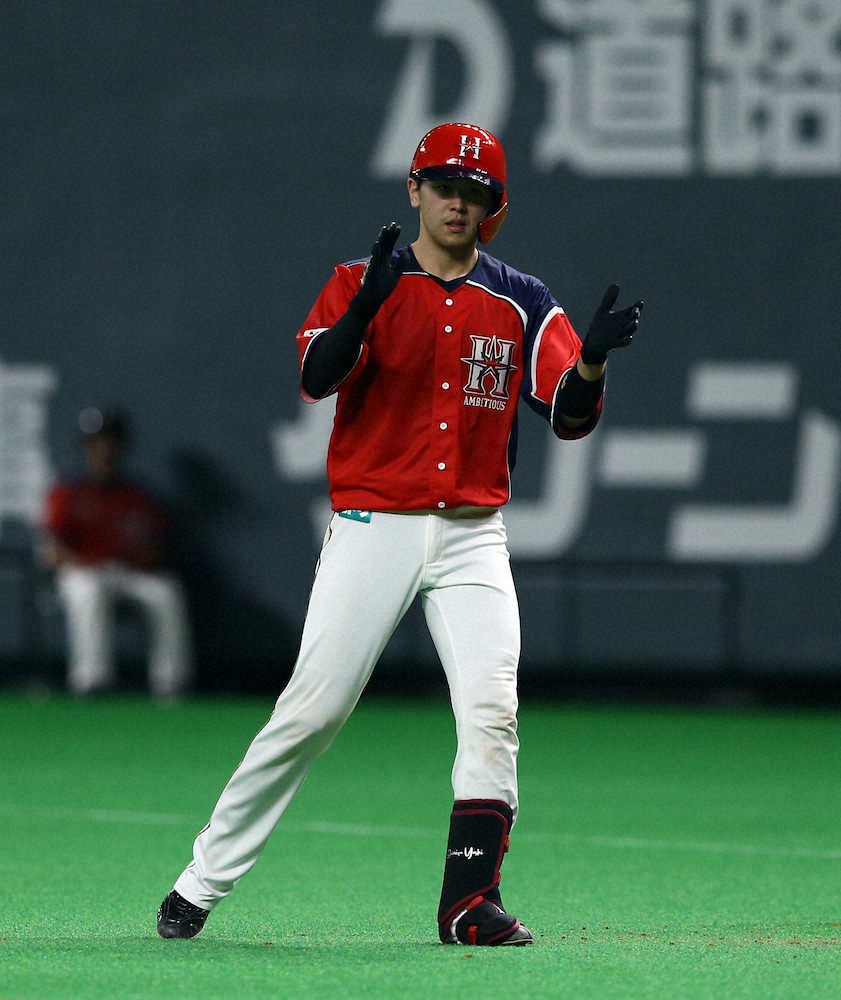 【画像・写真】4回、同点の適時打を放つ清水（撮影・高橋茂夫）