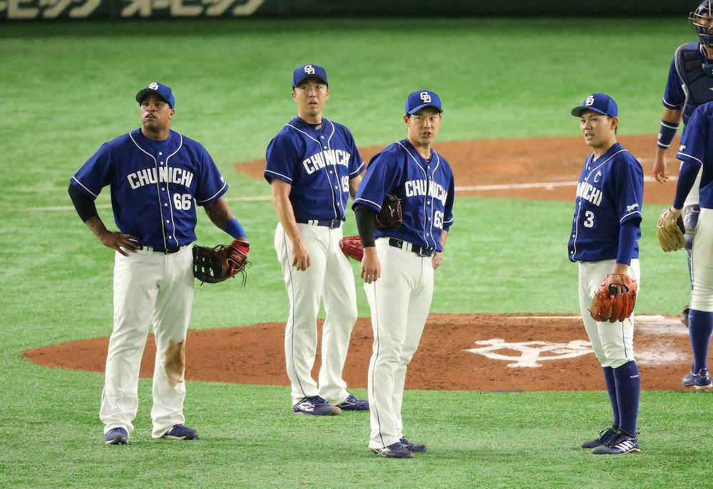 【画像・写真】巨人・原監督＆中日・与田監督、序盤から“リクエスト合戦”　判定覆ったのは…