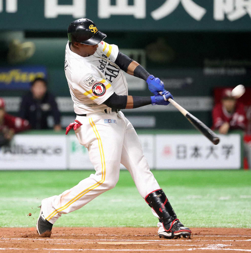 【画像・写真】ソフトBグラシアル大暴れ　今季初2発5打点「満足できる内容」