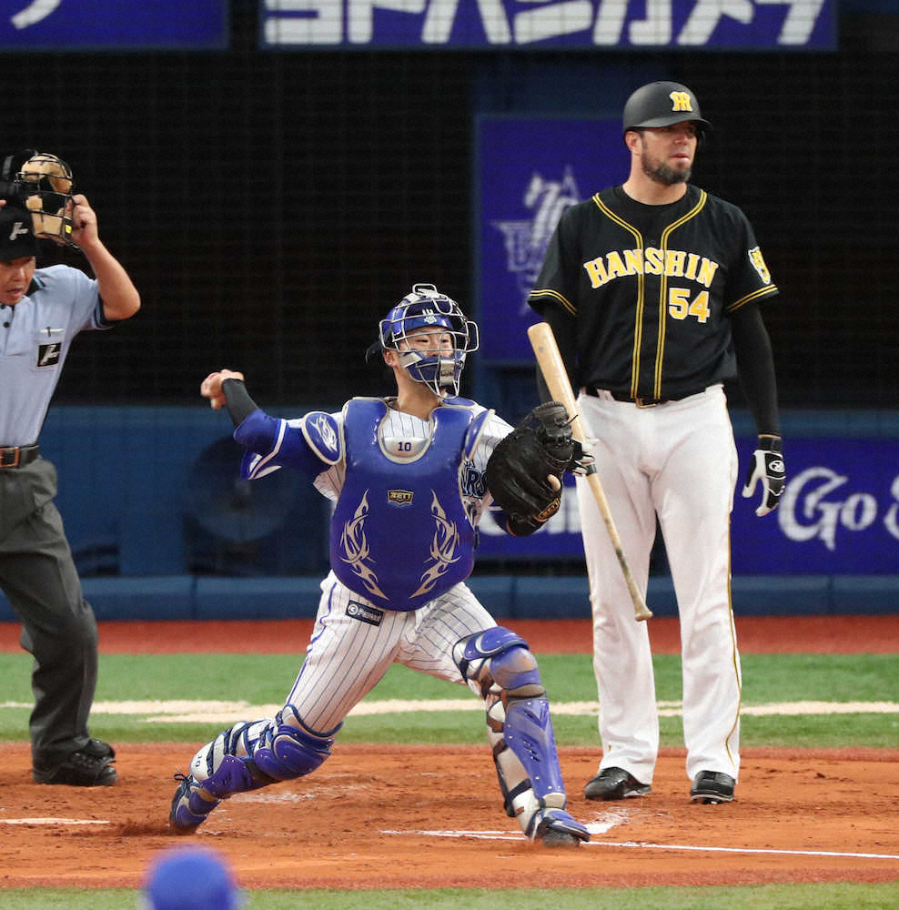 【画像・写真】阪神メッセ、痛恨スクイズ失敗　矢野監督「サイン見落としやね」