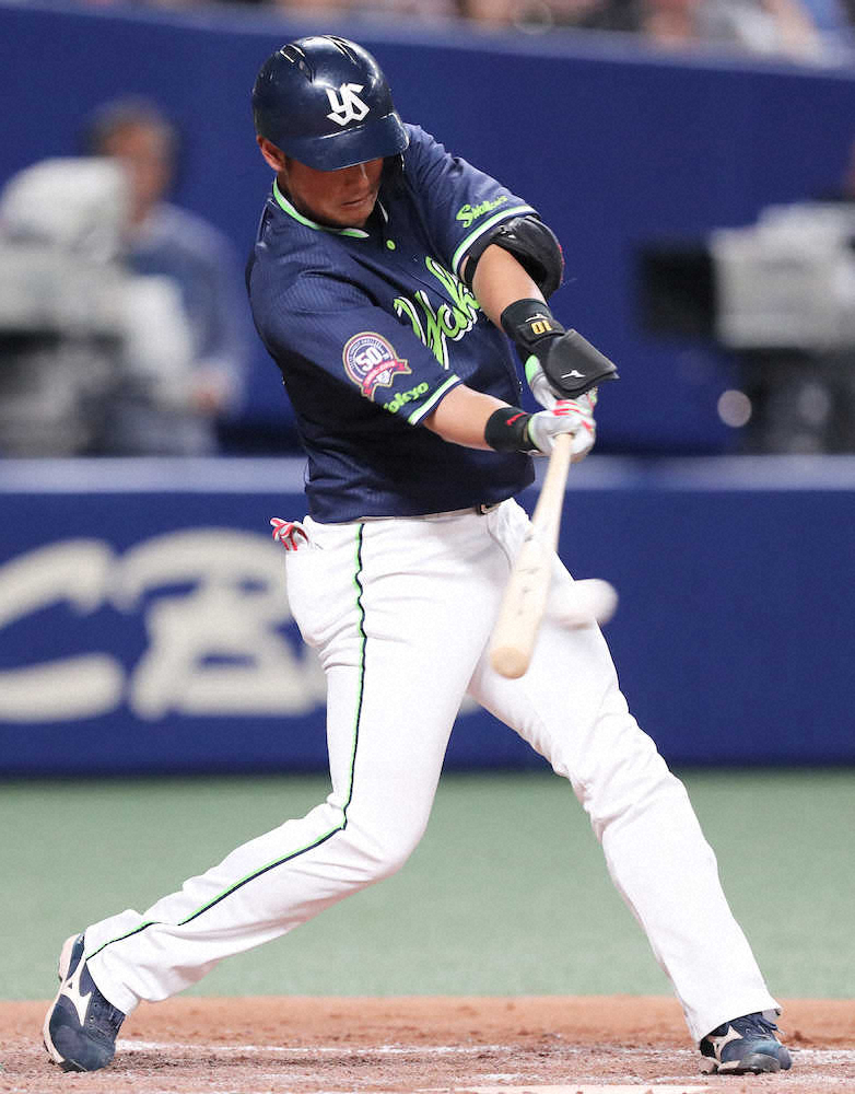 【画像・写真】ヤクルト今季初の4連勝!39歳・石川が攻守に活躍　決勝スクイズ＆7回1失点で3勝目