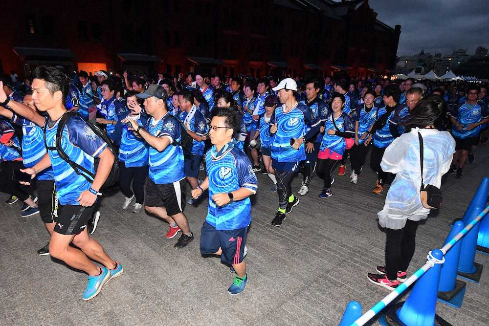 【画像・写真】赤レンガ倉庫に2600人　DeNA「YOKOHAMA　STAR☆NIGHT　RUN　2019」開催