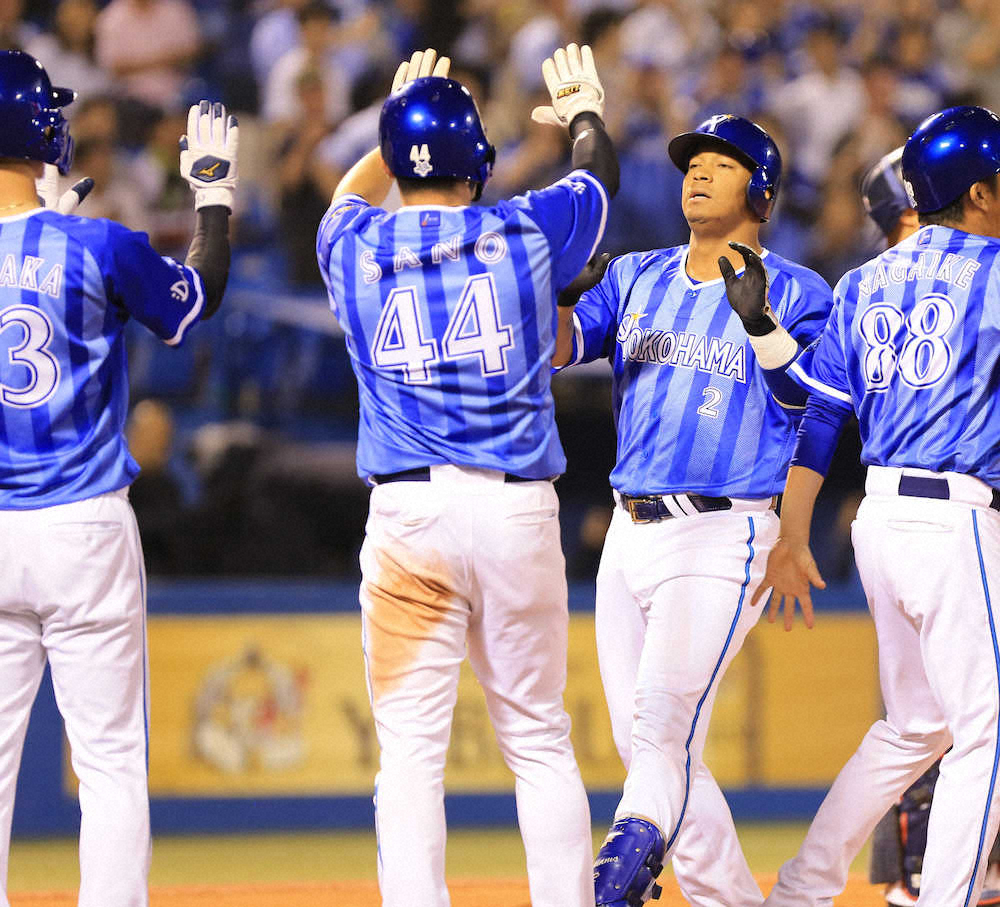 【画像・写真】DeNA、2位タイ浮上！6回、神里の勝ち越しタイムリー＆ロペス満塁弾