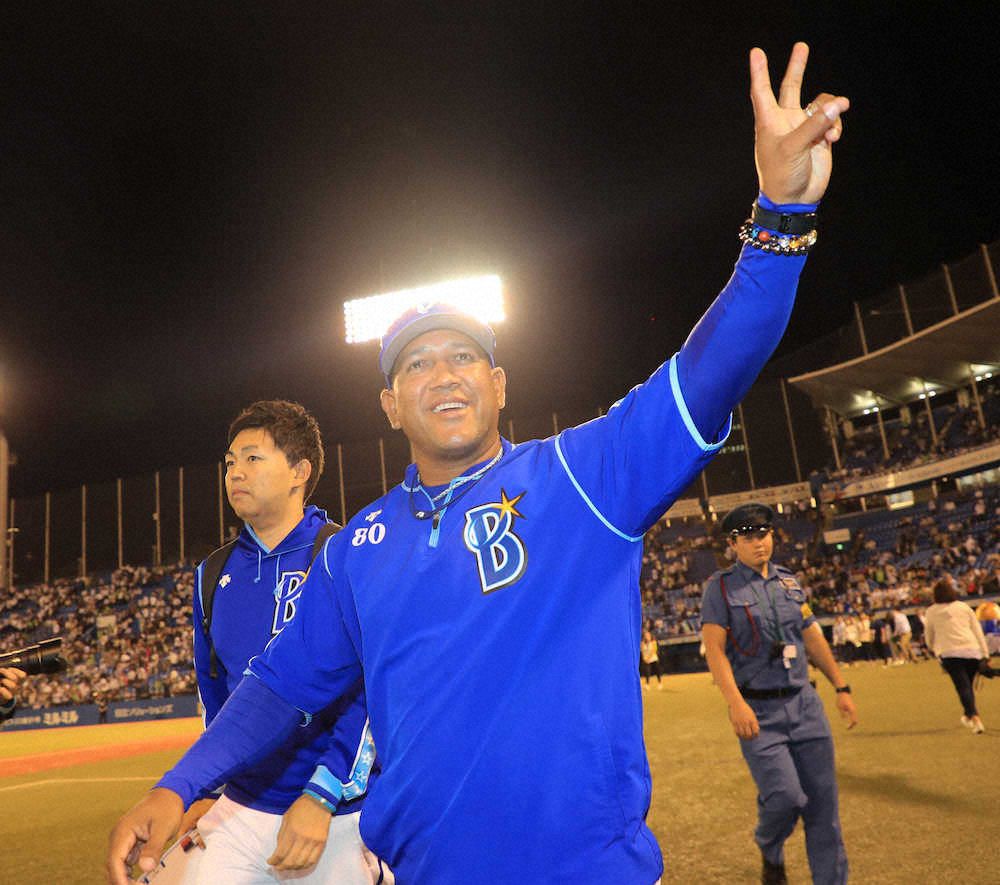 【画像・写真】DeNA同率2位浮上！ラミレス監督、四球でつないだ乙坂を称賛「神里とロペスにつながった」