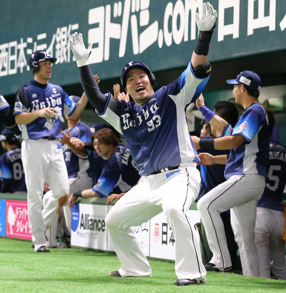 【画像・写真】西武　4発で連敗止めた!外崎が逆転打　山川、中村が2者連続ダメ押し弾