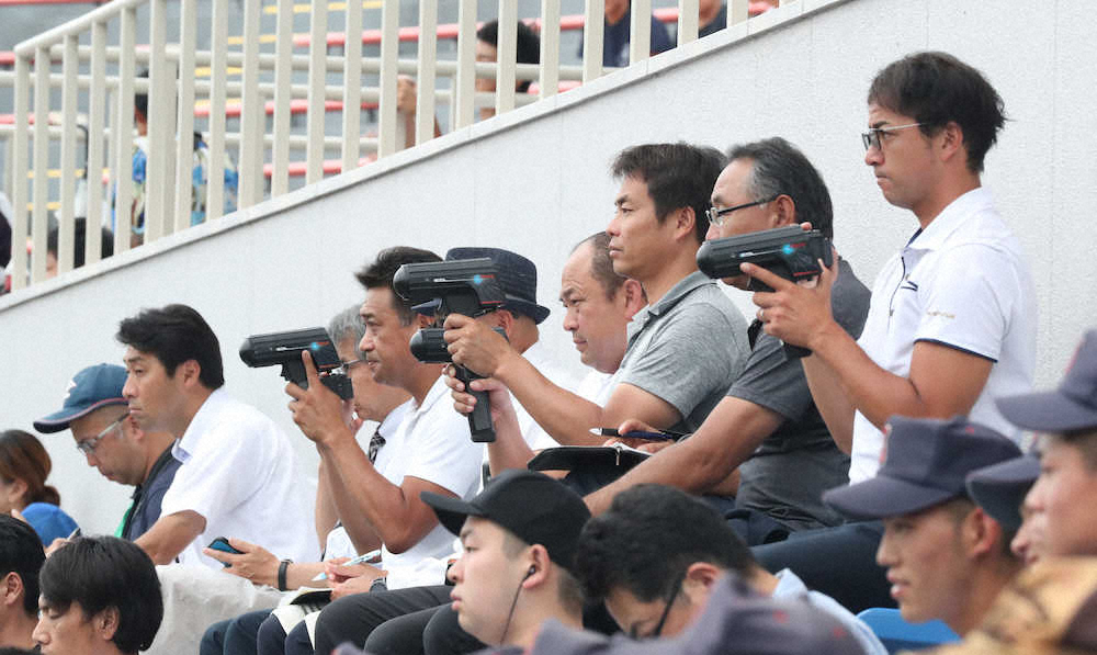 【画像・写真】【和歌山】最速147キロ＆7K“紀州の剛腕”和歌山東・落合に日米8球団スカウト「見るたびに成長」