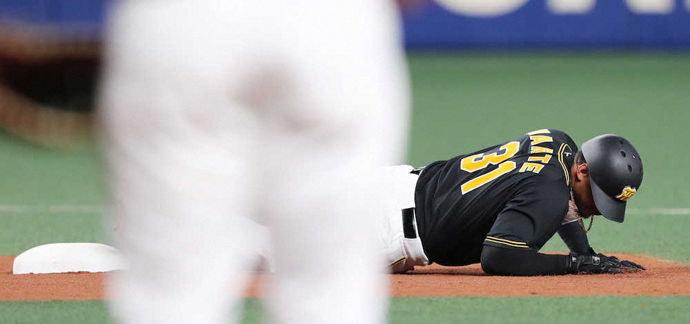 【画像・写真】阪神・マルテにアクシデント　走塁で左足負傷？5回途中交代