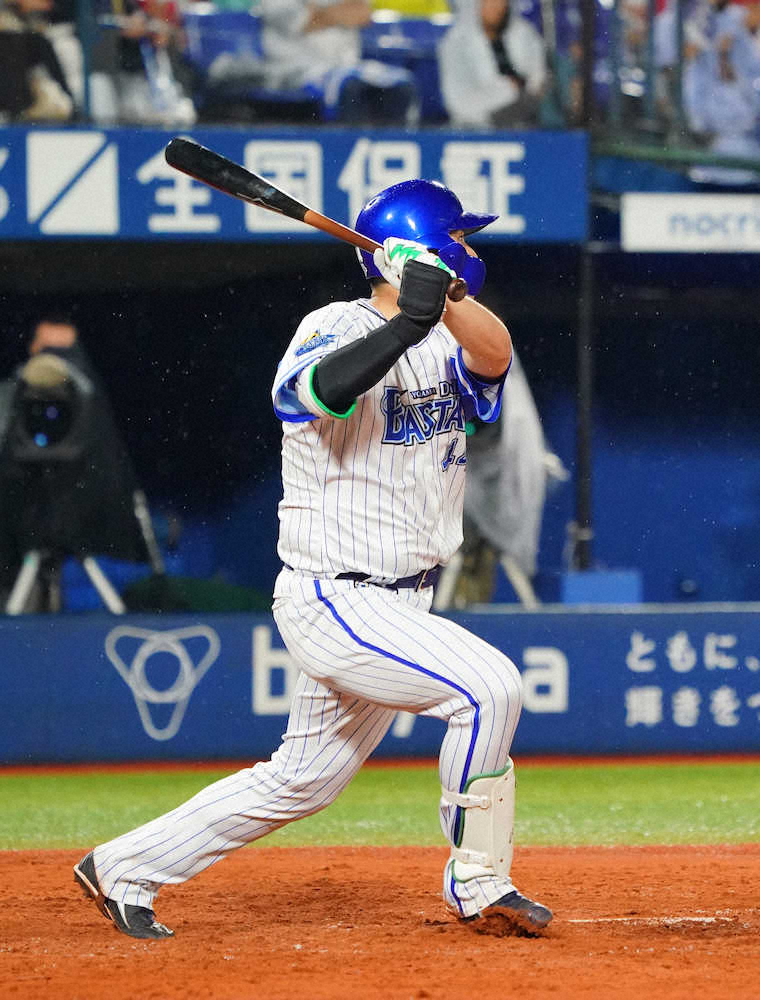 【画像・写真】DeNA　終盤の攻勢で後半戦初勝利、2位の座守る　広島は投手陣が踏ん張れず5位転落