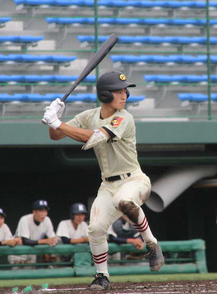 【画像・写真】3安打2打点の活躍でチームを勝利に導いた作新学院・石井
