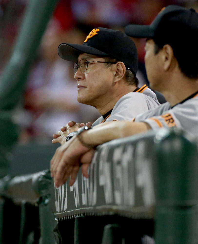 【画像・写真】広島　連夜の劇弾で巨人に2連勝、またも自力V消滅回避　散発2安打一転、バティスタ2ラン2発で決着