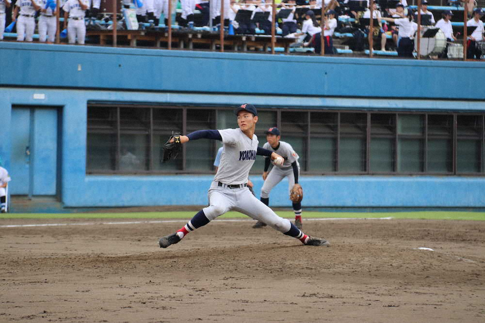 【画像・写真】【神奈川】横浜の153キロ左腕・及川がリリーフ登板「自分の甘さ」9回ピンチも投ゴロ締め