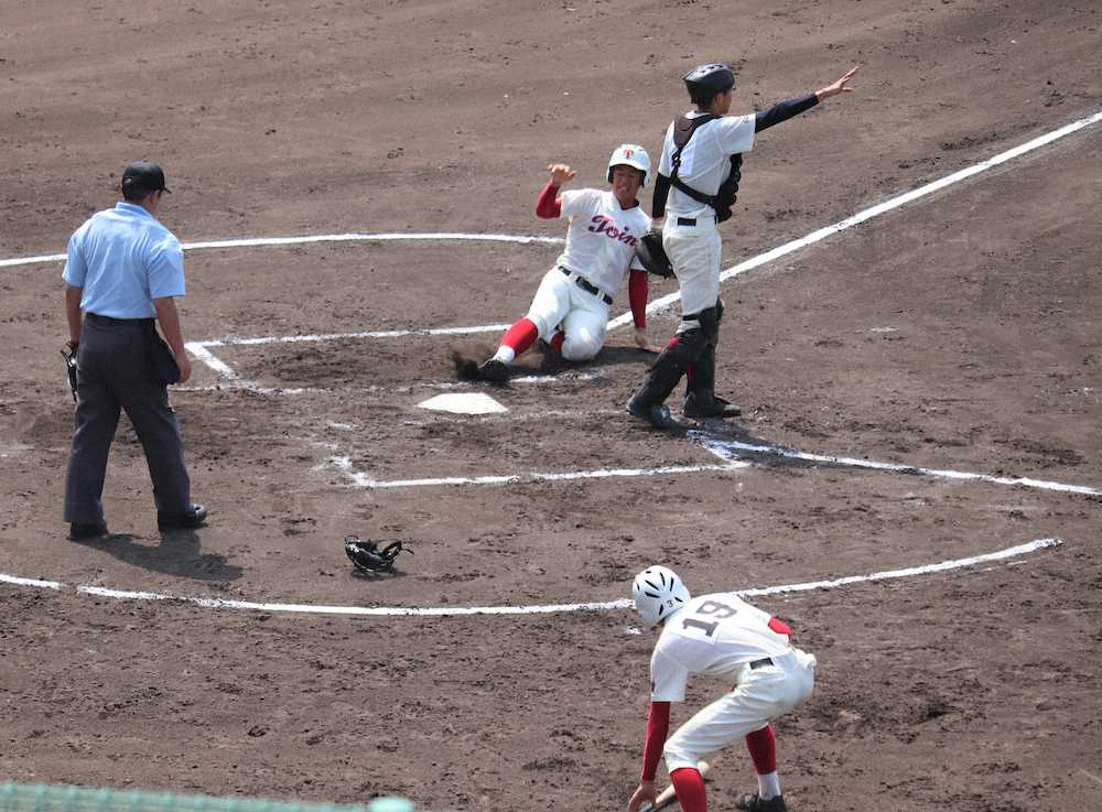 【画像・写真】【和歌山】古豪・桐蔭　エース坂口の同点犠飛と無安打救援で3年連続8強