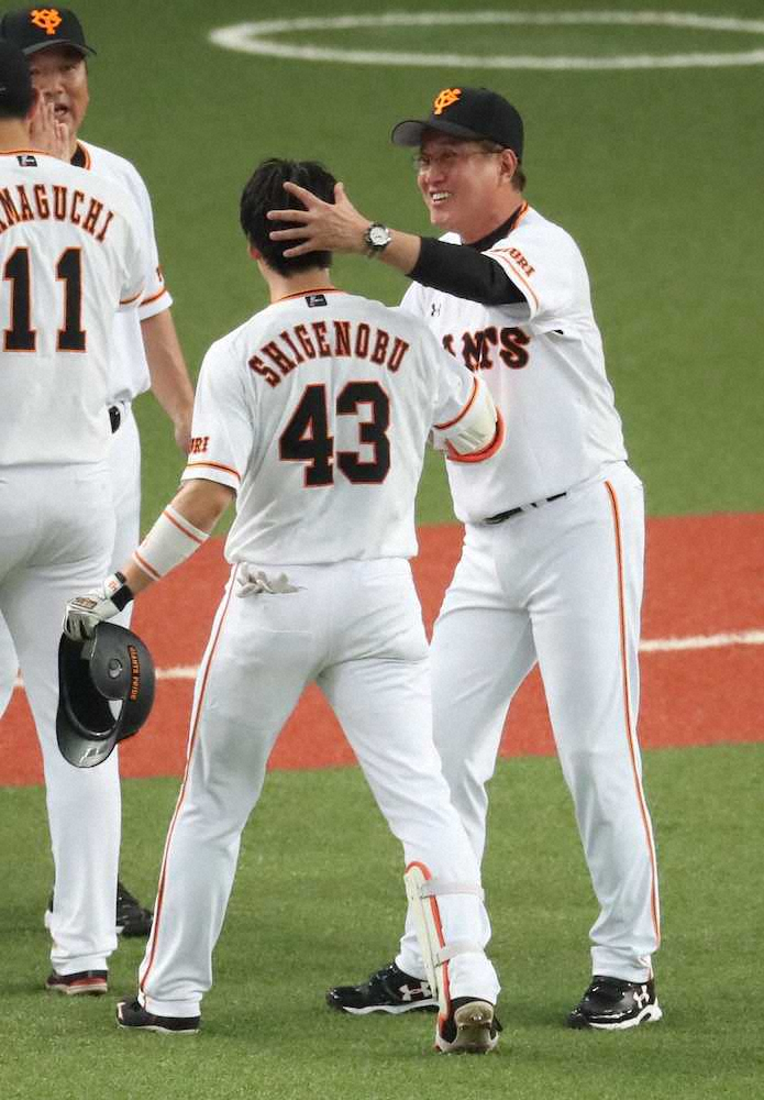 【画像・写真】巨人・原監督、力投の山口に「見事」　継投ミスの責任痛感「俊に申し訳ないことをした」