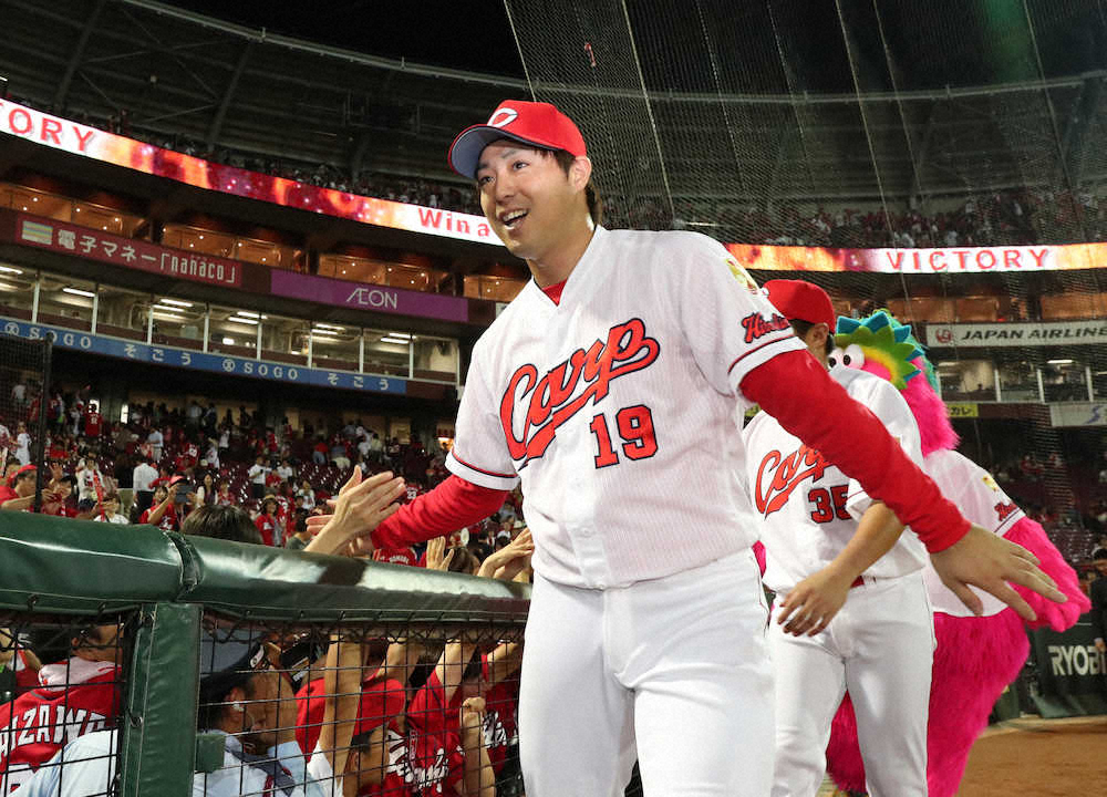 【画像・写真】鯉党待ってた！野村44日ぶり1軍登板で65日ぶり4勝目「また応援よろしく」白星はすべて中日から