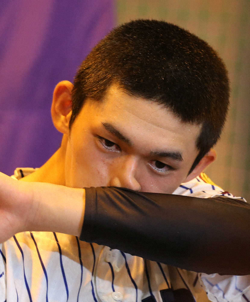 【画像・写真】【岩手】涙こらえ…大船渡・佐々木の夏、投げずに終わった　国保監督「故障防止」