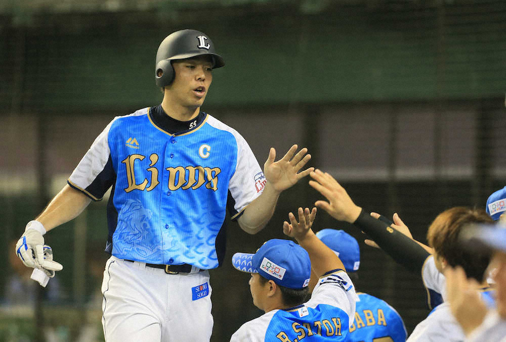 西 日 6回2死満塁 山川の押し出し四球で生還した秋山 撮影 尾崎 有希 スポニチ Sponichi Annex 野球