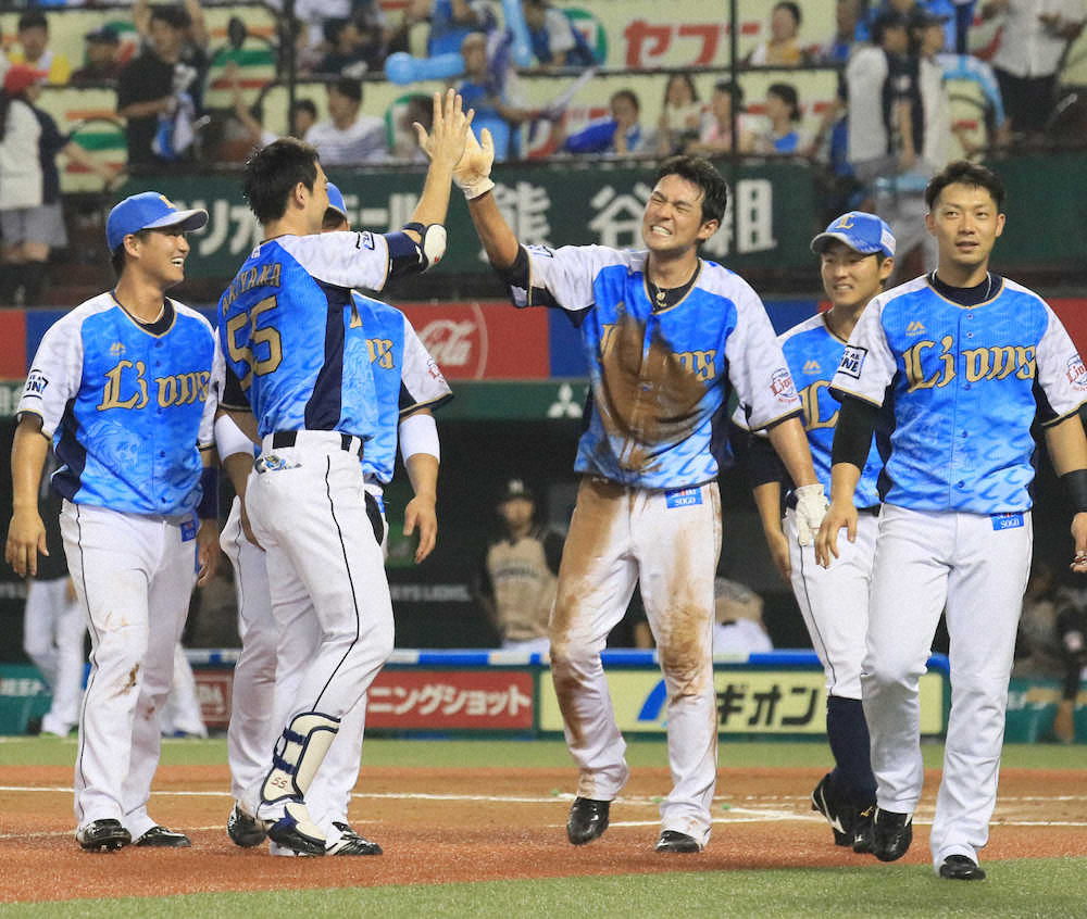 西武サヨナラ勝ちで3位浮上 木村文の好走塁でタイムリーエラー決着 ヒースに今季初白星 スポニチ Sponichi Annex 野球