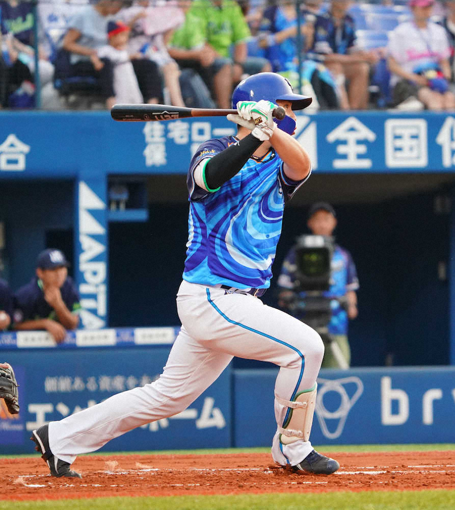 【画像・写真】DeNA“カミサノ”3球で先制　「初球から積極的に打ちにいこうと…」