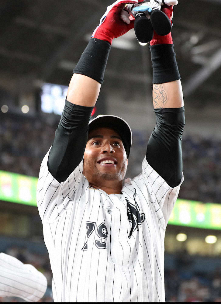 【画像・写真】ロッテ・マーティン　2安打2打点で勝負強さ発揮　「人生で一番」マリン応援に感謝