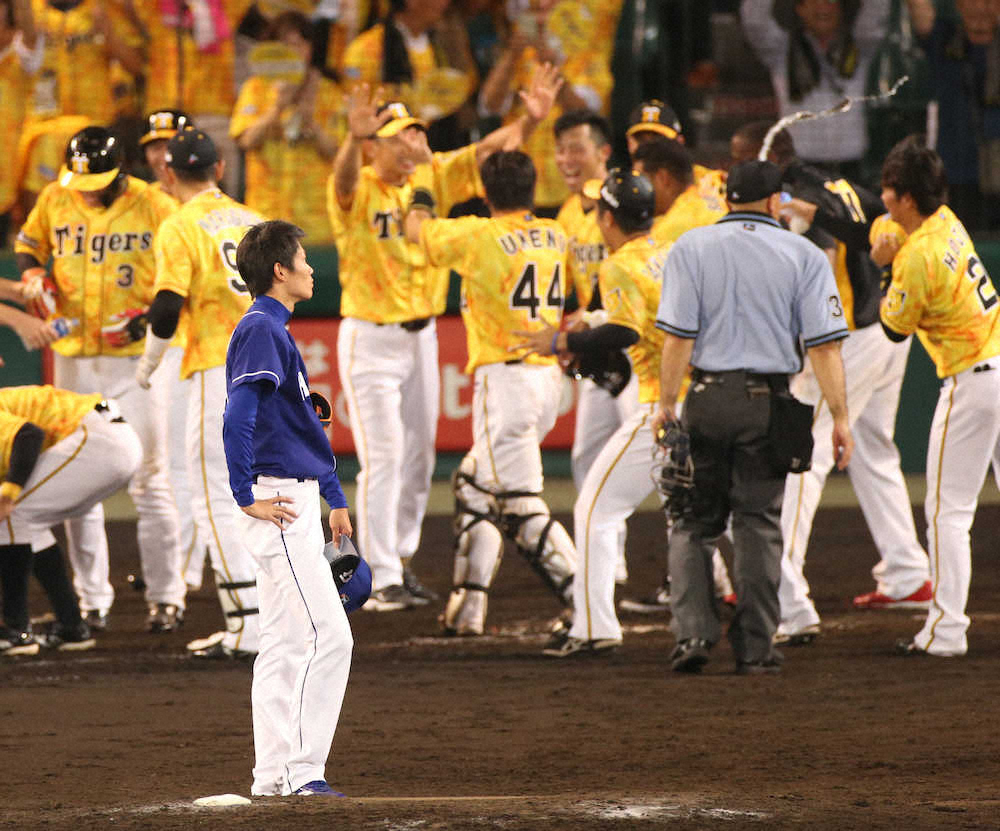 【画像・写真】中日、悪夢の逆転サヨナラ負け　与田監督「逃げ切れなかったのは僕の責任」