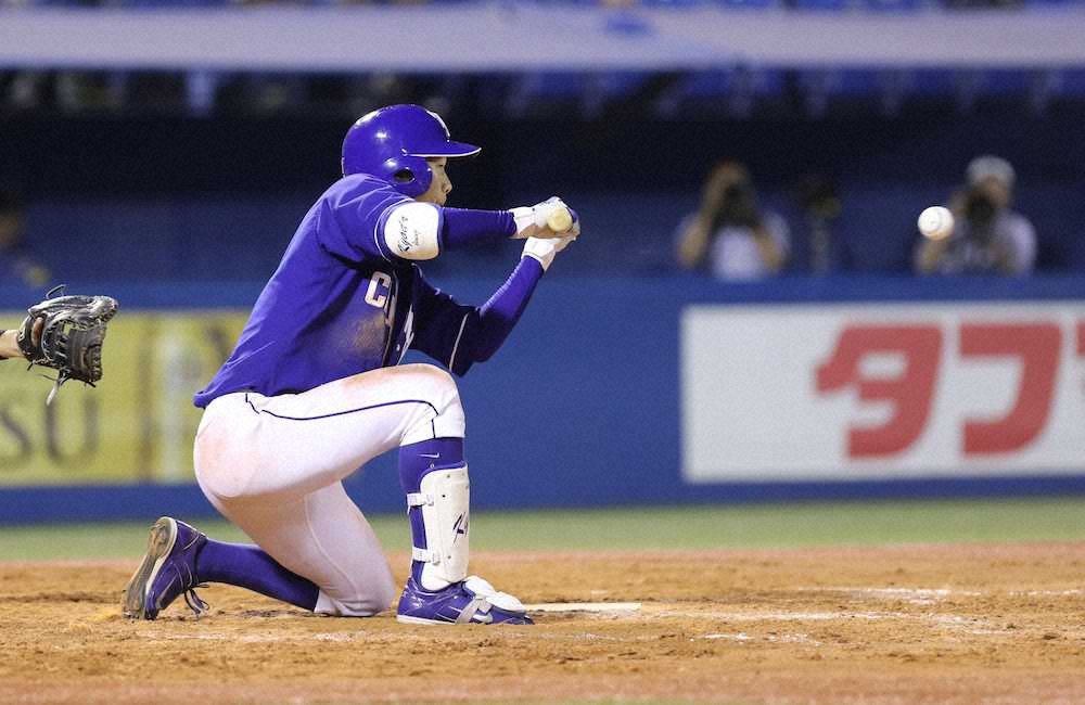 【画像・写真】中日・京田Vスクイズ　与田監督「一か八かで本当によく決めてくれた」