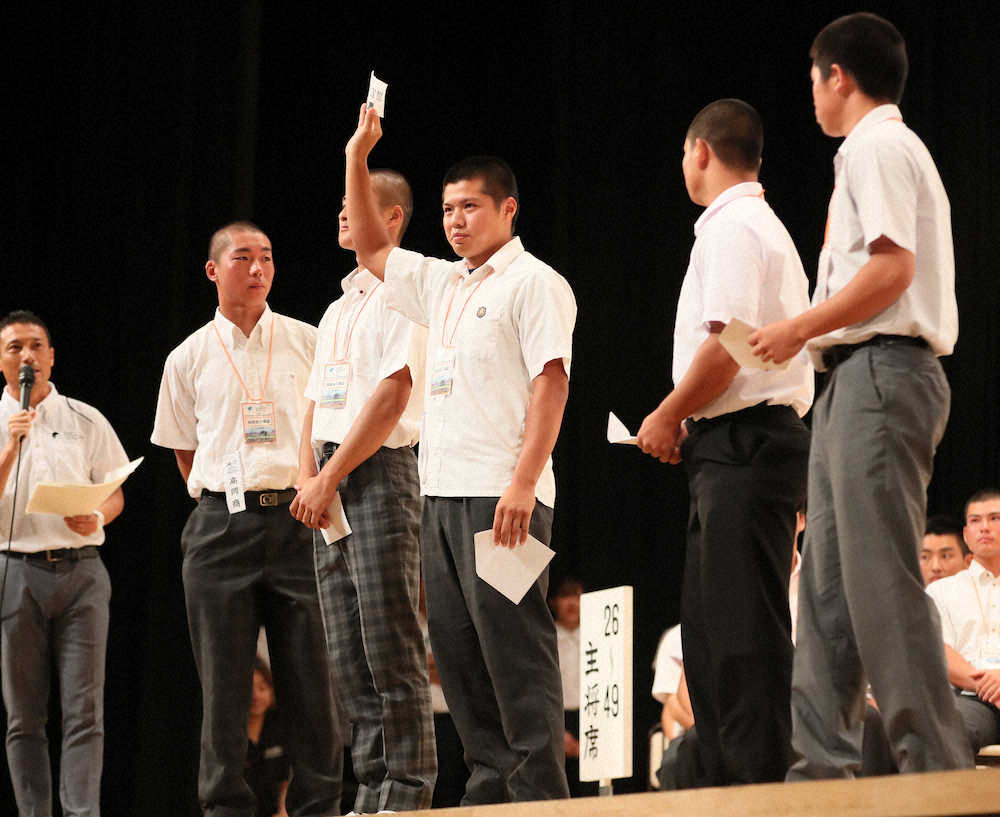 【画像・写真】初出場の誉　19年ぶり開幕戦＆選手宣誓　林山主将が“福男”