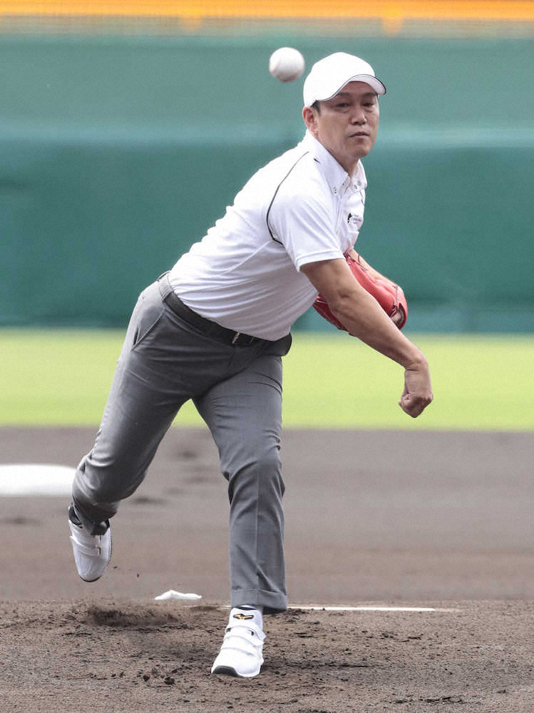 井端弘和氏 自身初の始球式 数々の記録も 高校野球が一番の思い出 スポニチ Sponichi Annex 野球