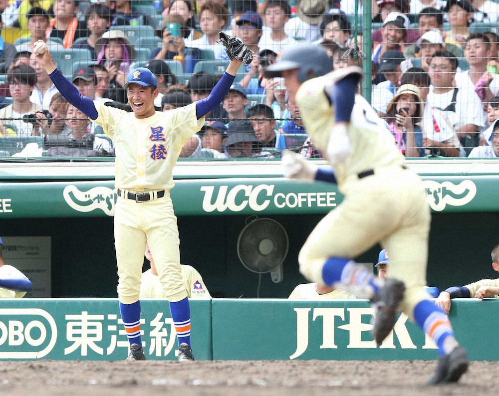 【画像・写真】星稜・奥川　3者連続Kでスタート！　150キロ連発に球場どよめき