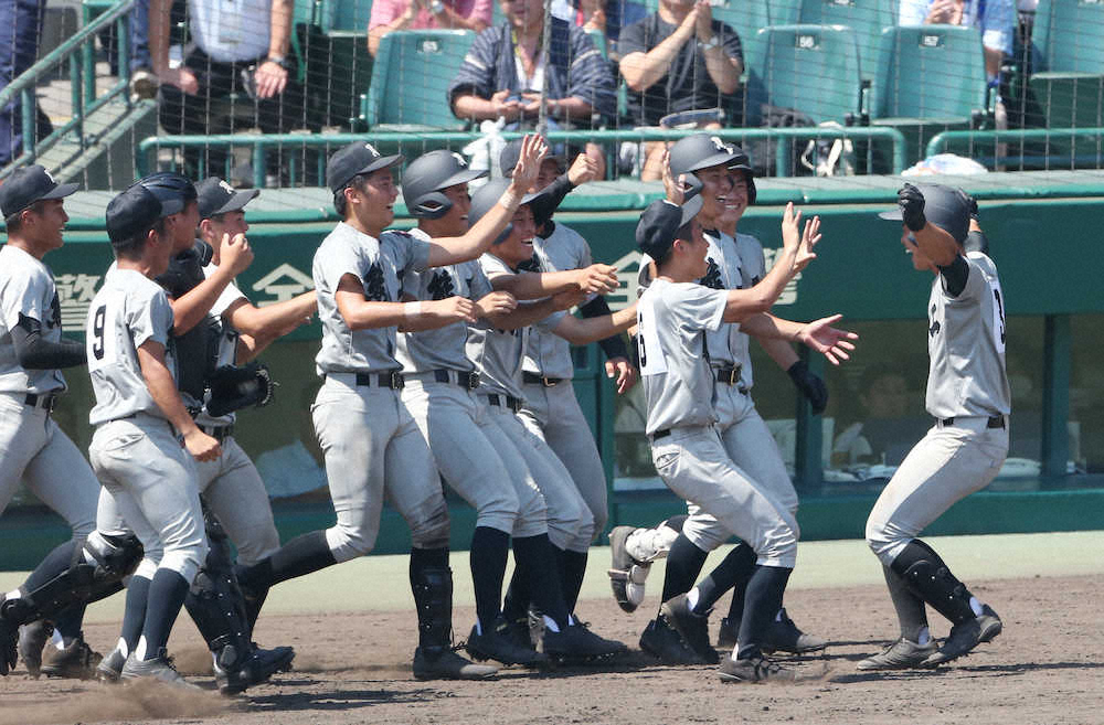 【画像・写真】熊本工　劇的サヨナラ弾の山口「感触がなかったくらい芯に当たった」