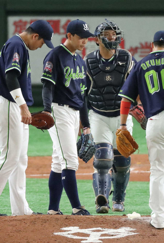 【画像・写真】ヤクルト3連敗…小川監督、6失点KOの星バッサリ「今日は全然ダメ」