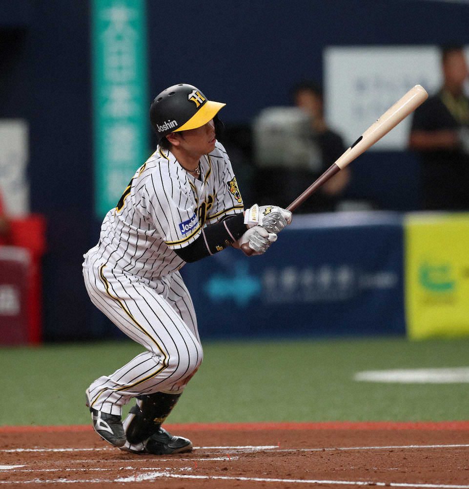 【画像・写真】阪神・梅野　3試合ぶりスタメンで同点二塁打