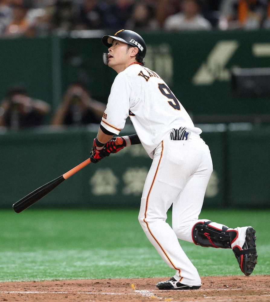 【画像・写真】5回1死、亀井がソロ本塁打を放つ（撮影・村上　大輔）