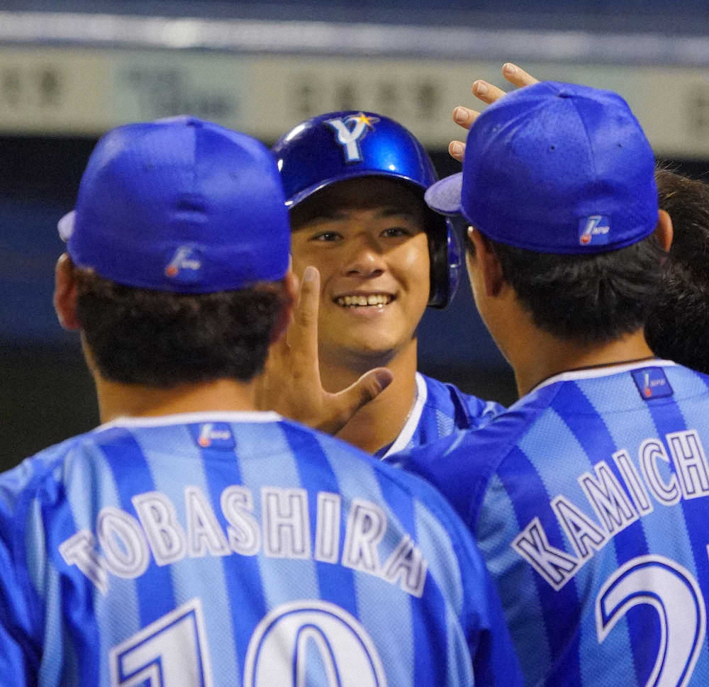 【画像・写真】“ハマの真剣佑”DeNAドラ2・伊藤裕季也　3号2ラン！出場6試合目早くも3発「打った瞬間に入ると」