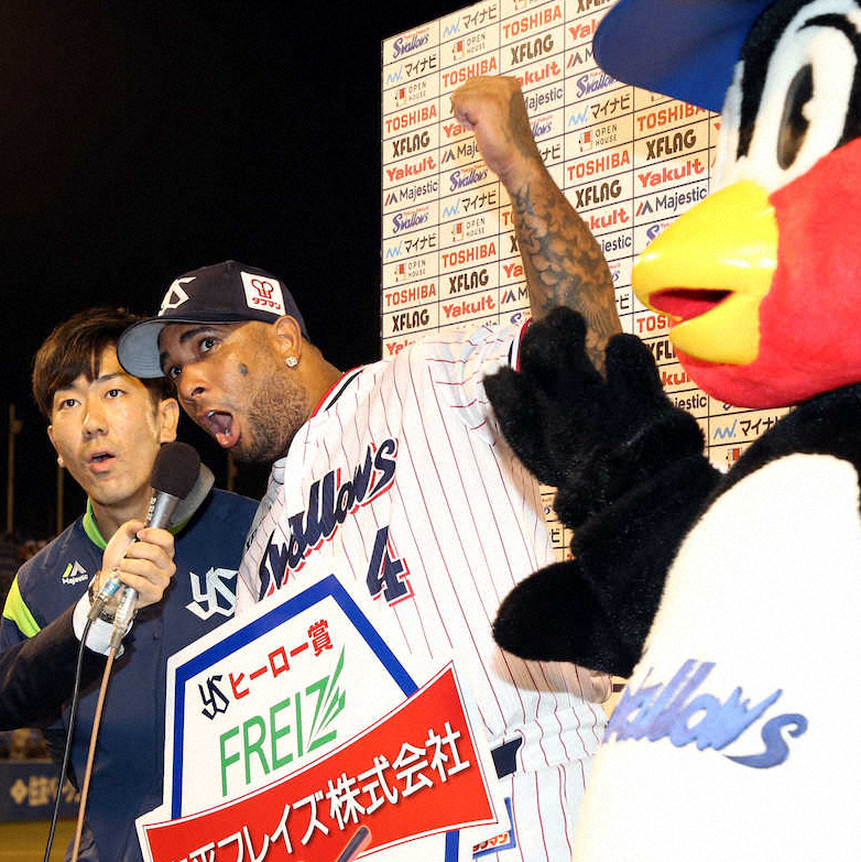【画像・写真】ヤクルト・バレンティンが「すわほーー！！！！」ラッキーセブンのV打で1点差逃げ切り連勝