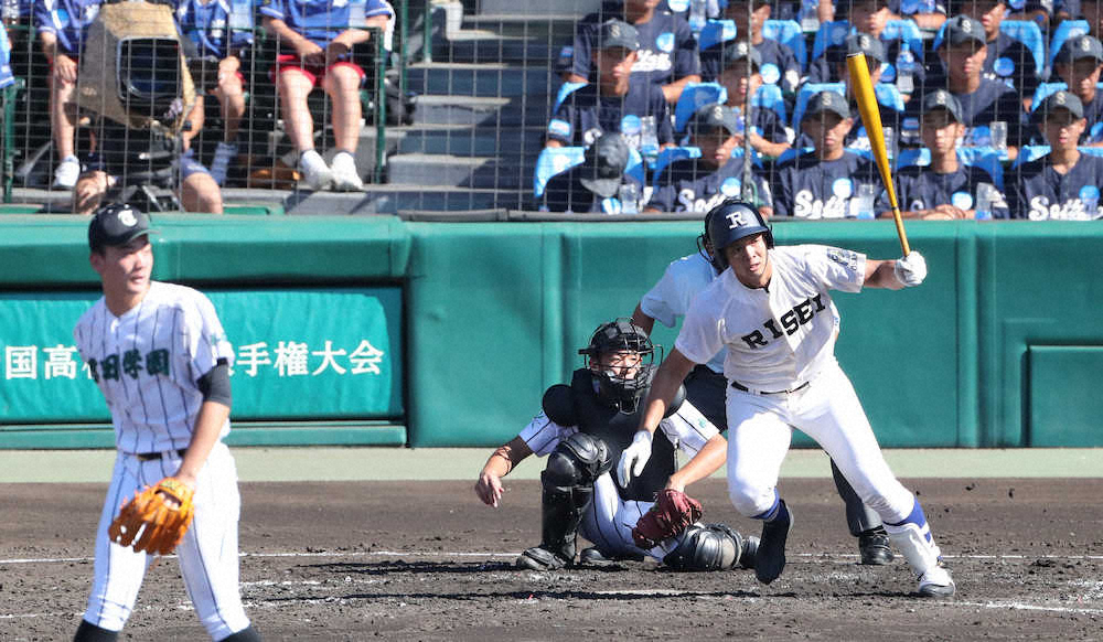 【画像・写真】履正社・井上　ドラフト注目右腕の前から“KO口火打”三塁強襲二塁打「次も集中」