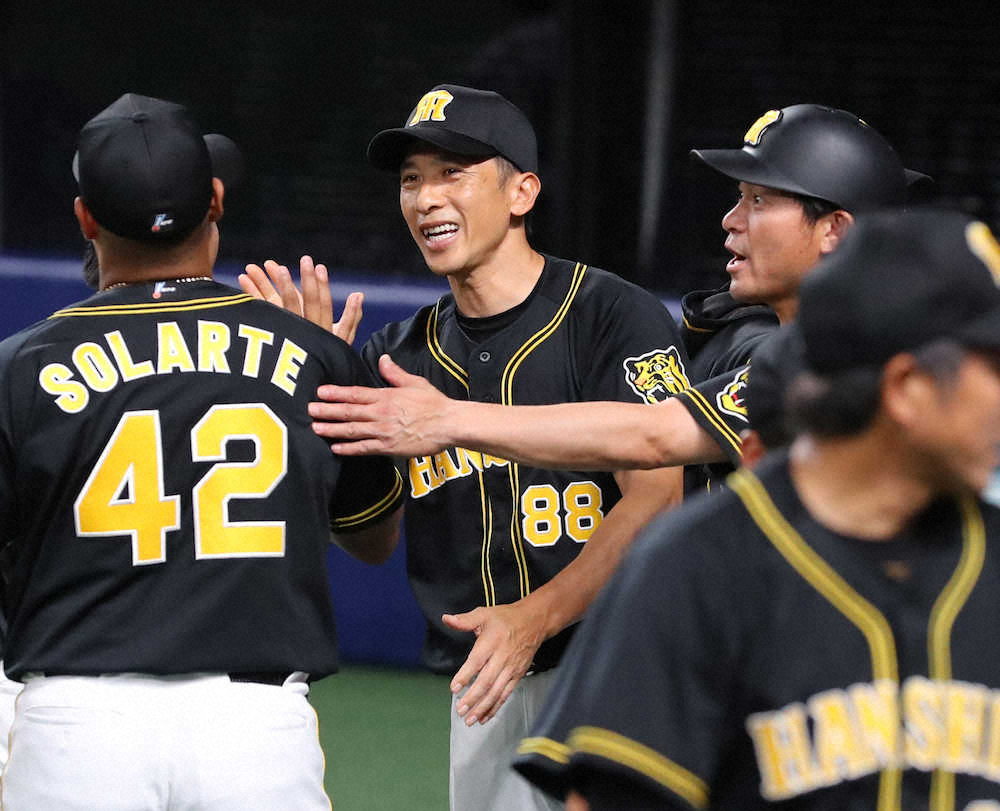 【画像・写真】阪神「キナ・チカ」が逆転口火　5回2死から一挙5得点　矢野監督「ラッキーボーイ的な存在に」