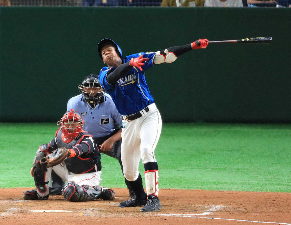 【画像・写真】【隠しマイク】西武・駒月　お祝いメールに照れ隠し「みんな、暇なんですかねえ」