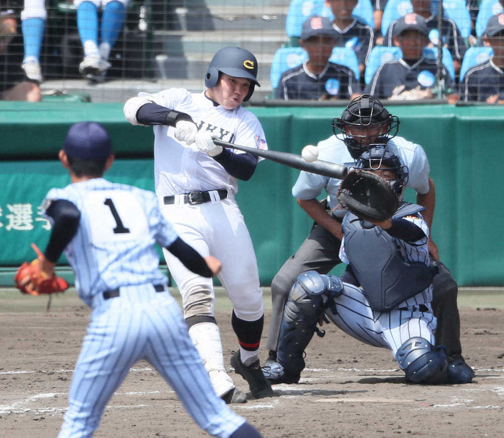 【画像・写真】中京学院大中京、7回一挙7得点　1年生小田が3安打&V打