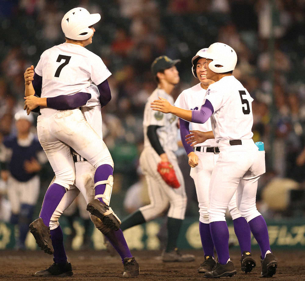 【画像・写真】関東第一、延長戦制して4年ぶり8強！平川がサヨナラ打　鶴岡東は初の8強ならず