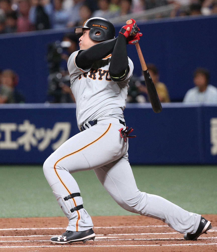 【画像・写真】巨人・岡本、反撃の特大24号ソロ　今月7本目　“夏男”が量産態勢
