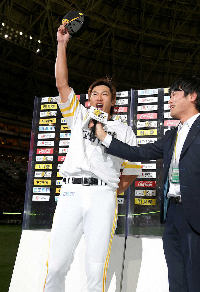 【画像・写真】ソフトB・柳田、1軍復帰後初本塁打「最高だけど…ウチさんの2点タイムリーの方が嬉しかった」