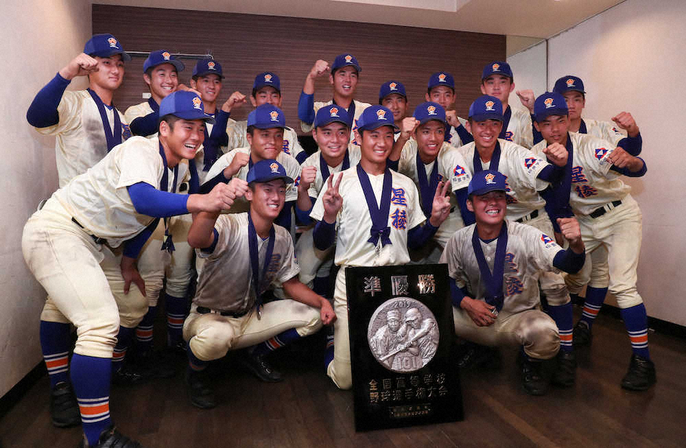 【画像・写真】準Vから一夜明け…星稜・林監督、24日始動の新チームで「再び、決勝の舞台に戻りたい」