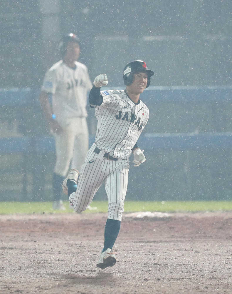 【画像・写真】U18侍、下位打線が機能　8番・横山が流れ引き戻すソロ