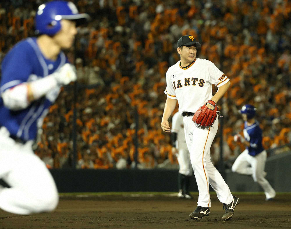 【画像・写真】巨人・菅野まさかの2回降板　初回三者凡退も…集中打浴びて4失点