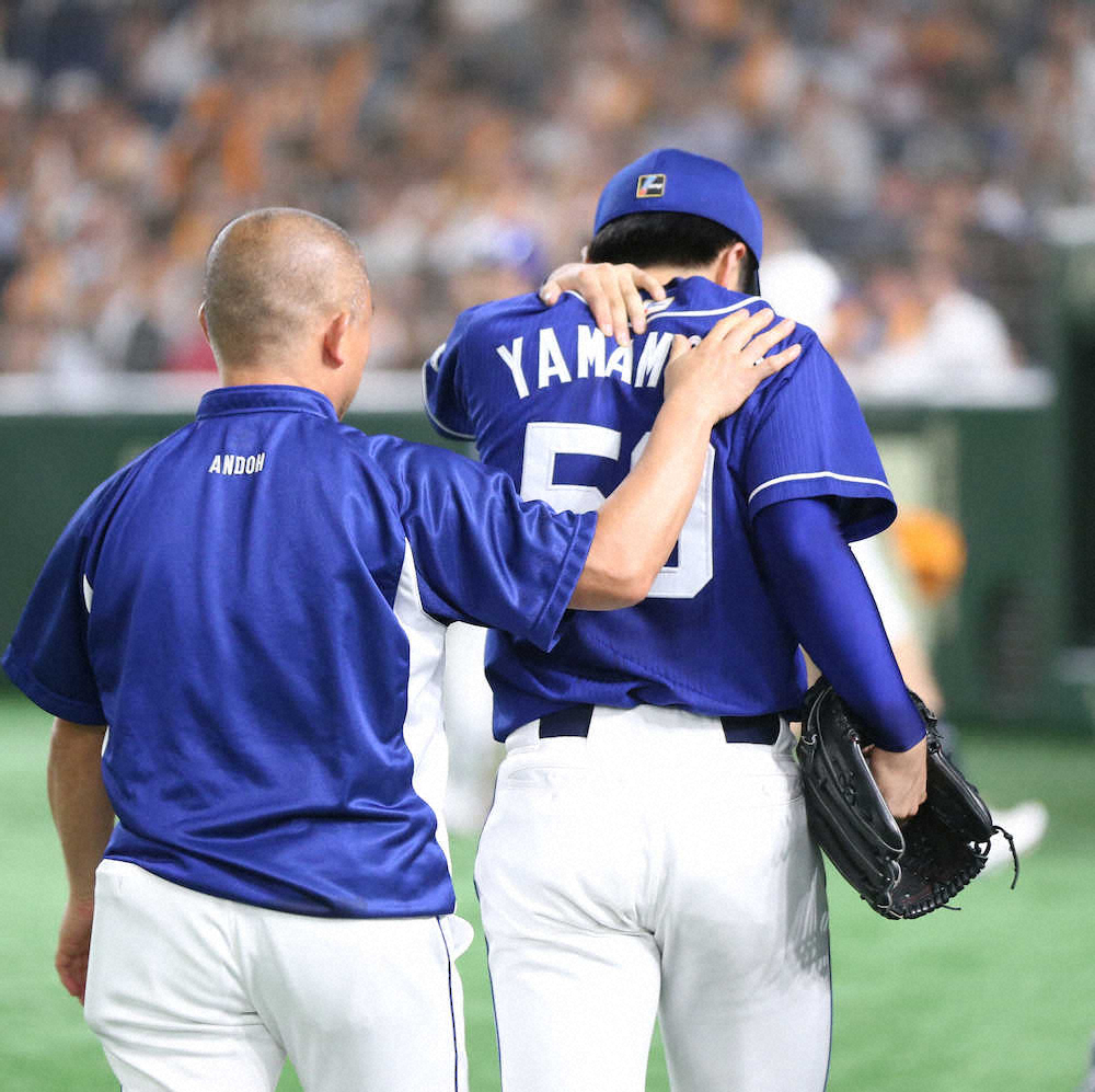 【画像・写真】中日ヒヤリ…先発投手の19歳・山本がベンチ前で高橋のファウルに直撃される