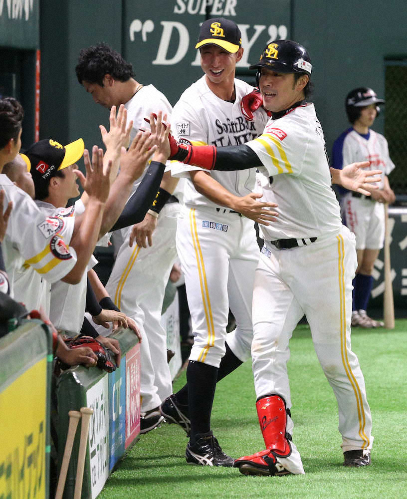 【画像・写真】ソフトB4連勝で1差死守　ベテラン高谷の今季1号がV弾「奇跡です」
