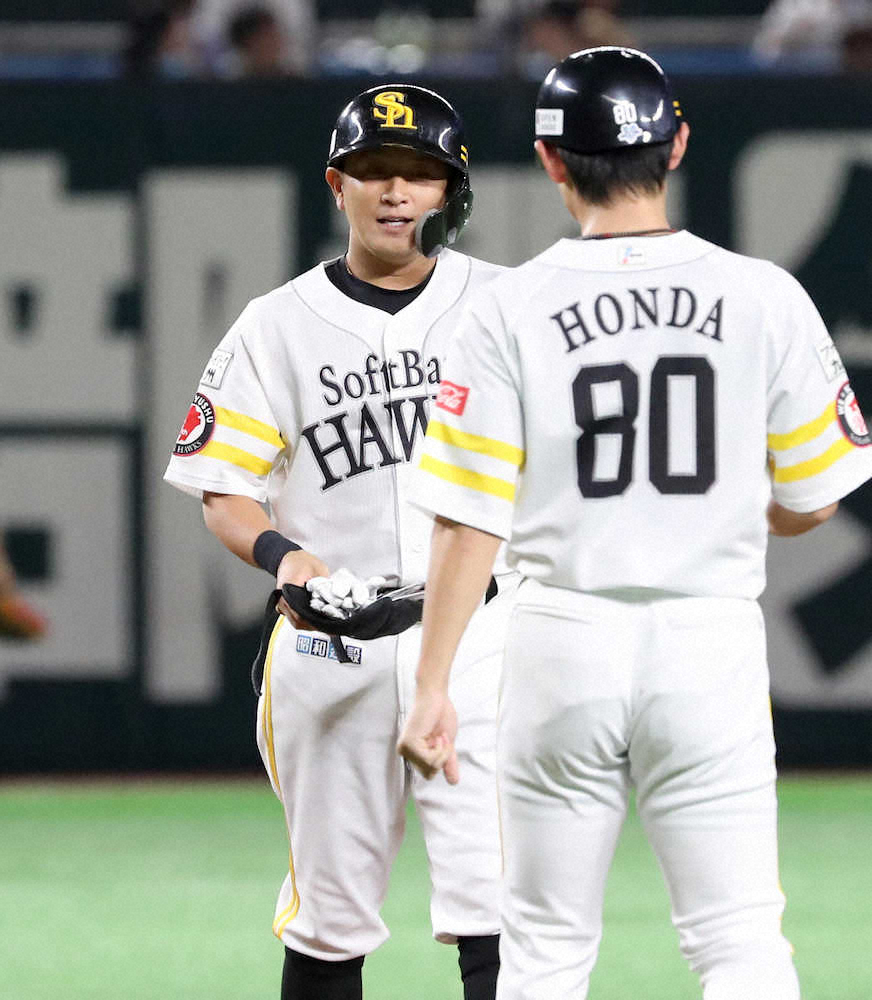 【画像・写真】ソフトB・川島　途中出場で同点打＆ダメ押し打「“絶対に打つ”っていう気持ちだった」