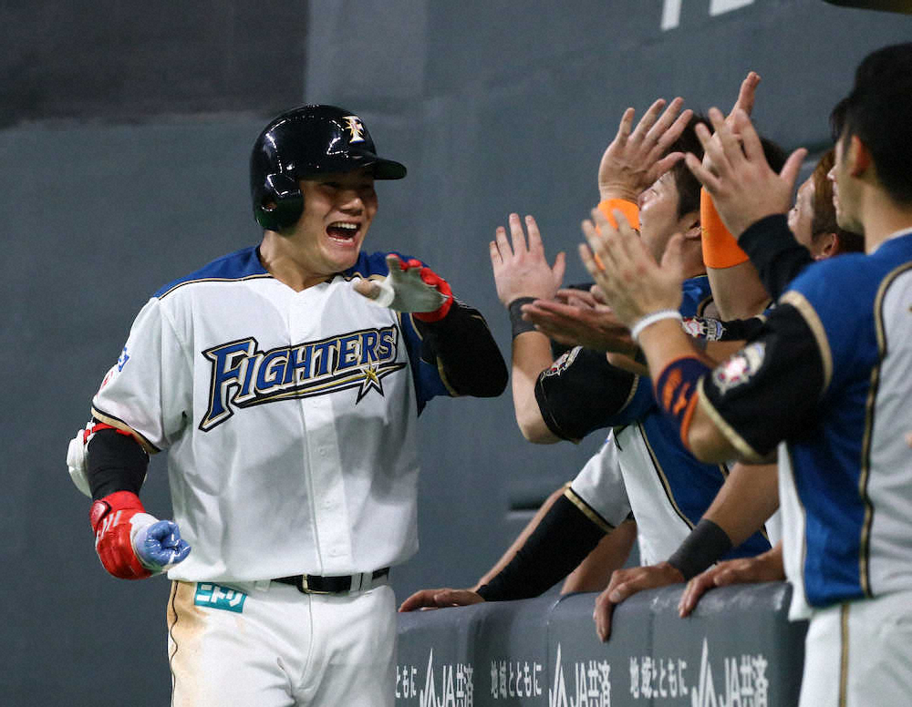 【画像・写真】日本ハム・清宮　ずっこけ→汚名返上自己最多タイ7号！栗山監督も苦笑い「あの転び方はないだろ」