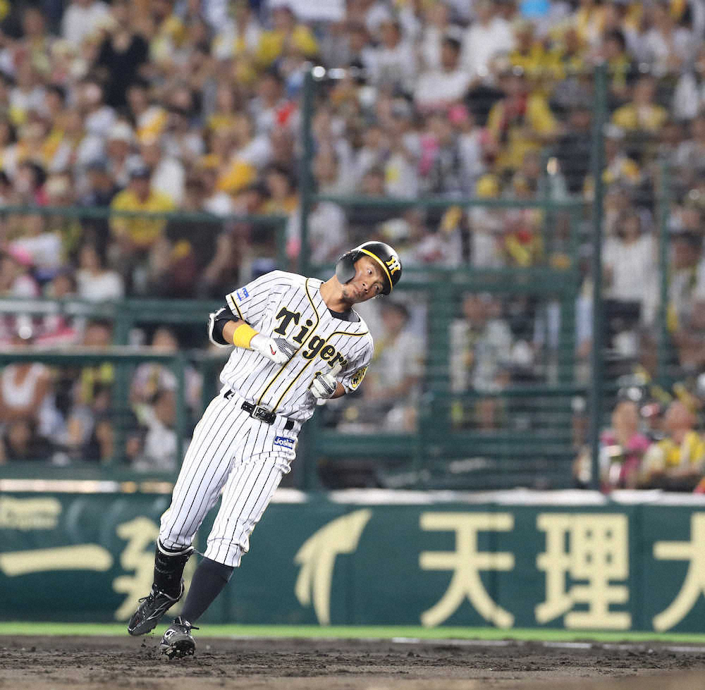 【画像・写真】阪神・鳥谷　代打で登場、中飛に倒れるも甲子園は大歓声